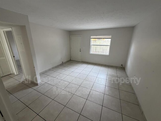 Building Photo - 4911 E Temple Heights Rd
