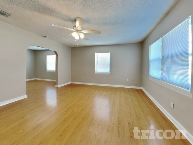 Foto del edificio - 612 Yelvington Ave