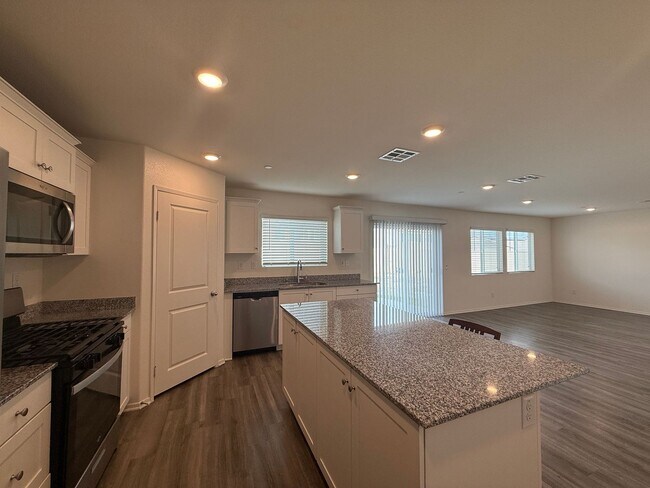 Foto del edificio - West Lancaster 4 bedroom!