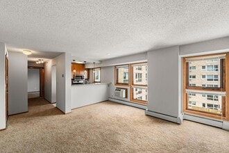 Building Photo - 433 S 7th St