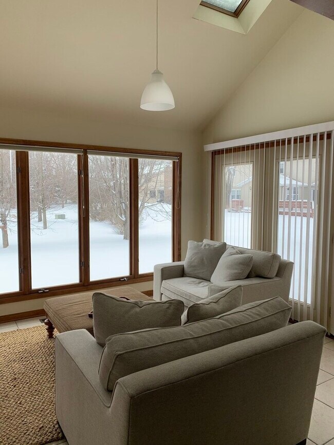 Foto del edificio - 428 Millcreek Ln