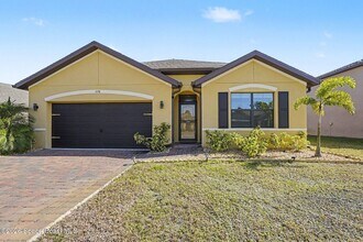 Building Photo - 578 Old Country Rd S E