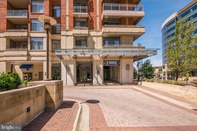 Building Photo - 3600 S Glebe Rd