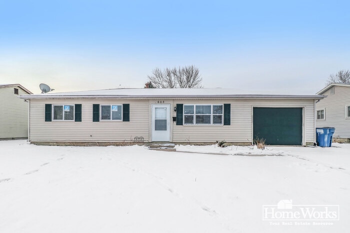 Primary Photo - Newly Renovated 3 Bedroom Home with Bonus ...