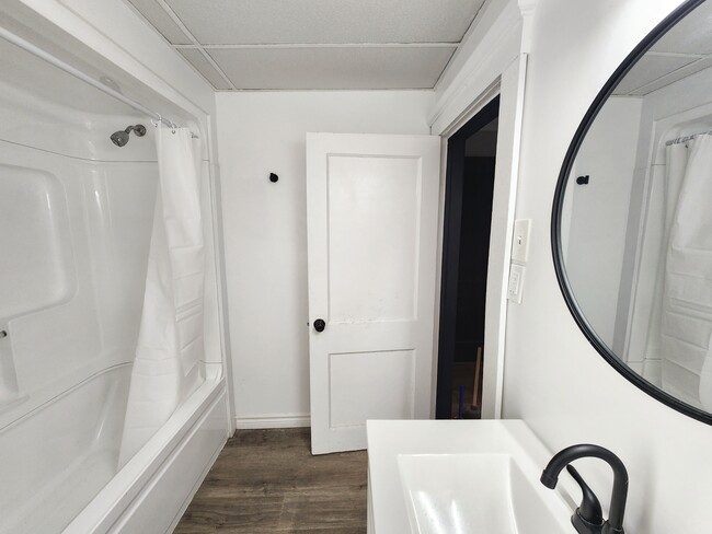 Building Photo - 329 Randolph Ave