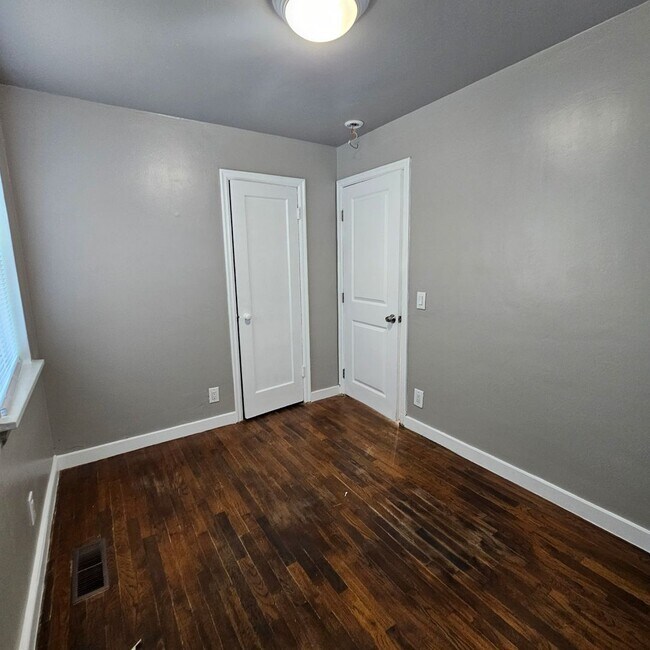 Building Photo - 2-Bedroom Charmer with Bonus Studio & Gara...