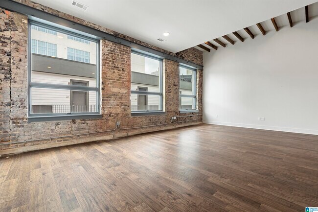 Foto del edificio - 1801 2nd Ave N
