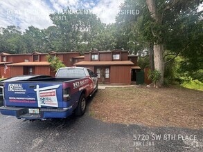 Building Photo - 5720 SW 8th Pl