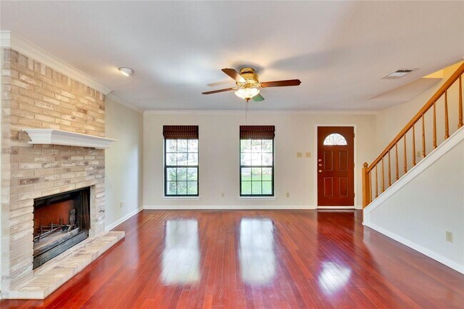 Foto del edificio - 8103 Doe Meadow Dr