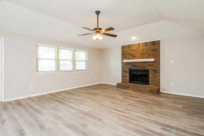 Foto del edificio - 2408 Havenwood Dr