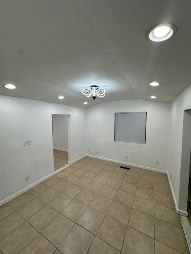 Foto del edificio - JP - Early