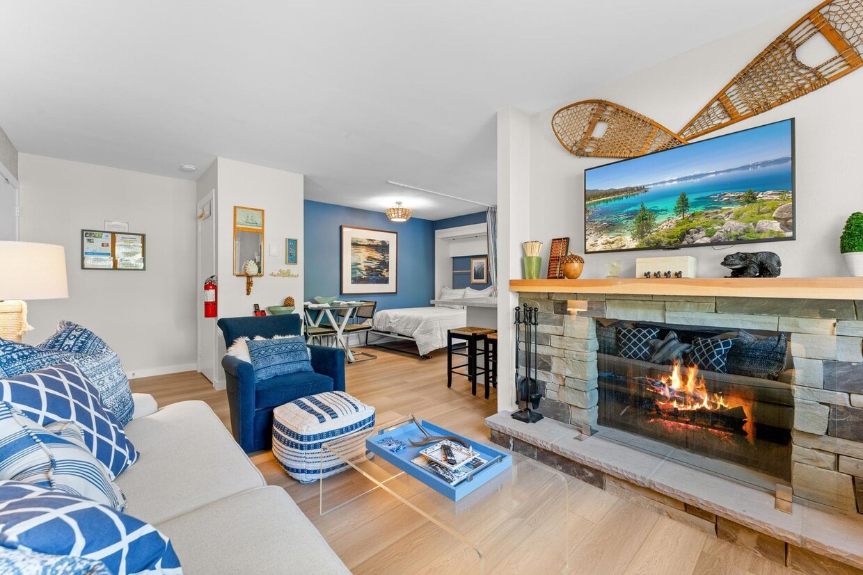 Primary Photo - Remodeled Ground Floor Unit in Beachfront ...