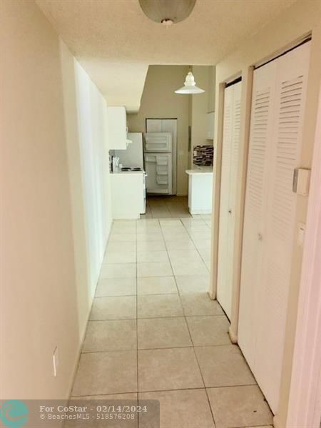 Building Photo - 3211 Sabal Palm Manor