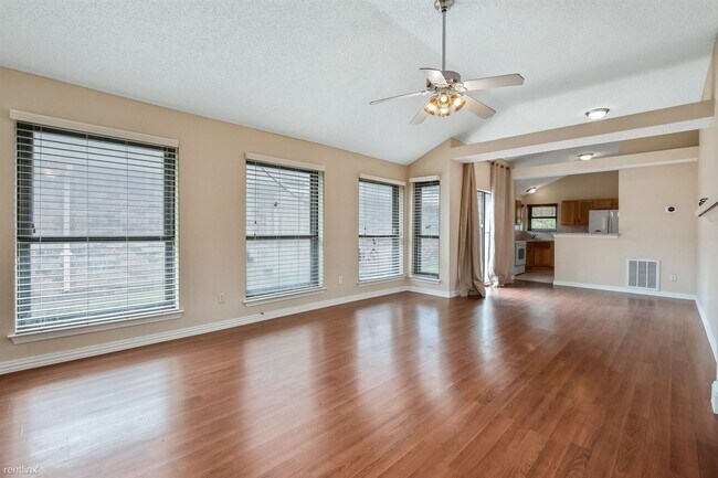 Building Photo - 3 br, 2 bath House - 2720 Oak Bend Lane