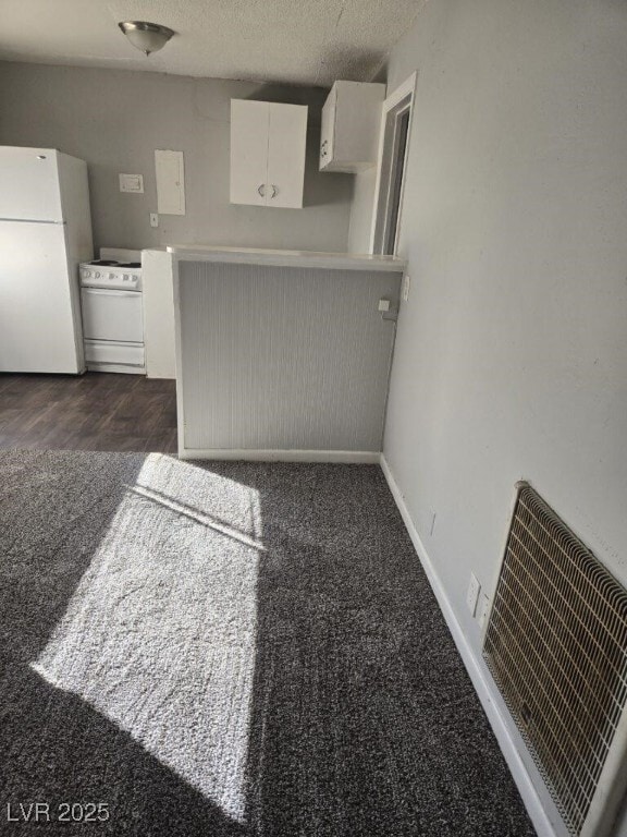 Building Photo - 409 W Van Buren Ave
