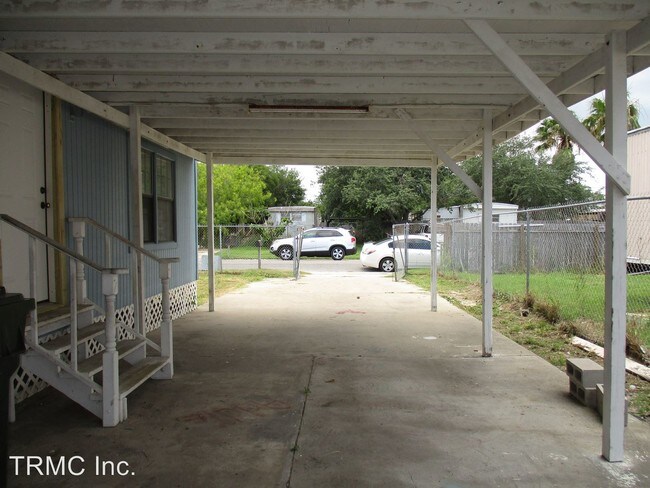 Building Photo - 945 Behmann St
