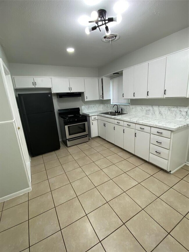 Foto del edificio - 6805 Dubuque Ln