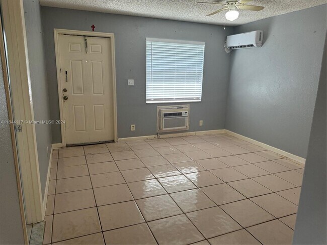 Foto del edificio - 2707 NW 15th St