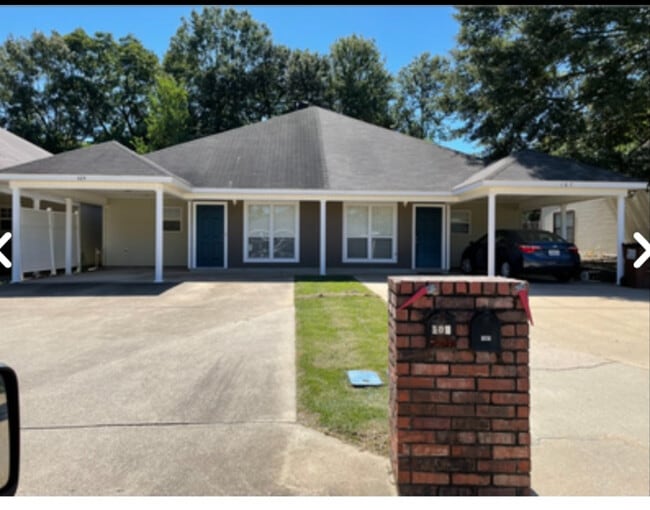 Building Photo - 105 Westchase Dr