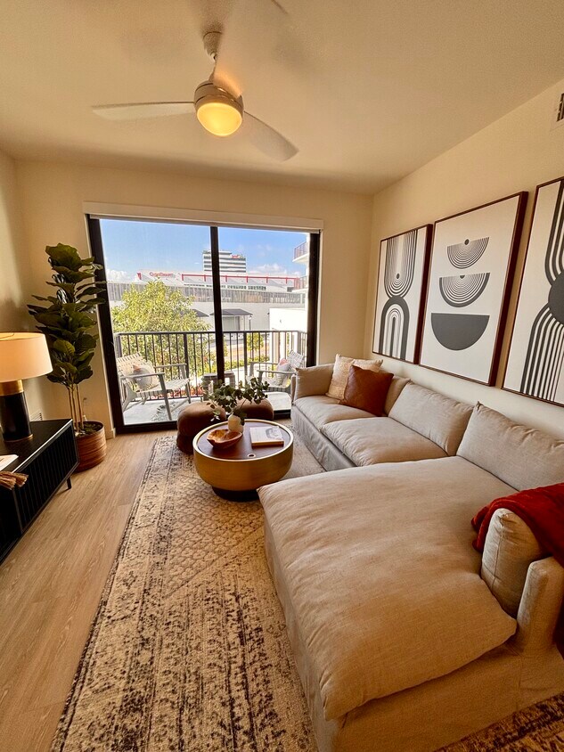 Foto principal - 2500 NE 181st St