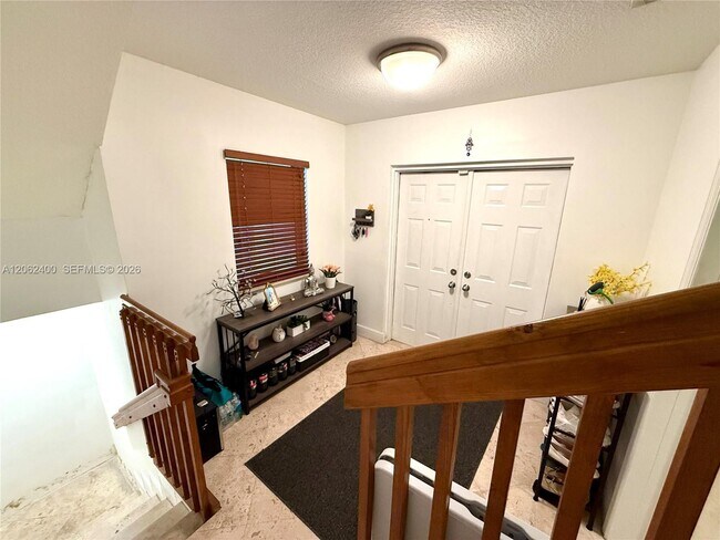 Foto del edificio - 1033 SW 9th Ct