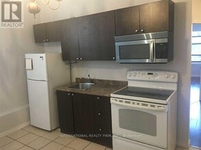 Building Photo - 201 Dundas St E