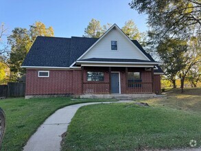 Building Photo - 102 Pecan Ridge