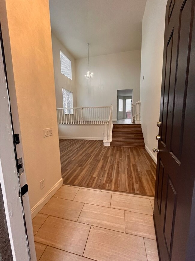 Building Photo - Near Kaiser/Pelandale