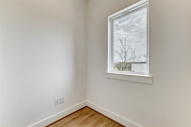 Foto del edificio - 3813 Harvard St