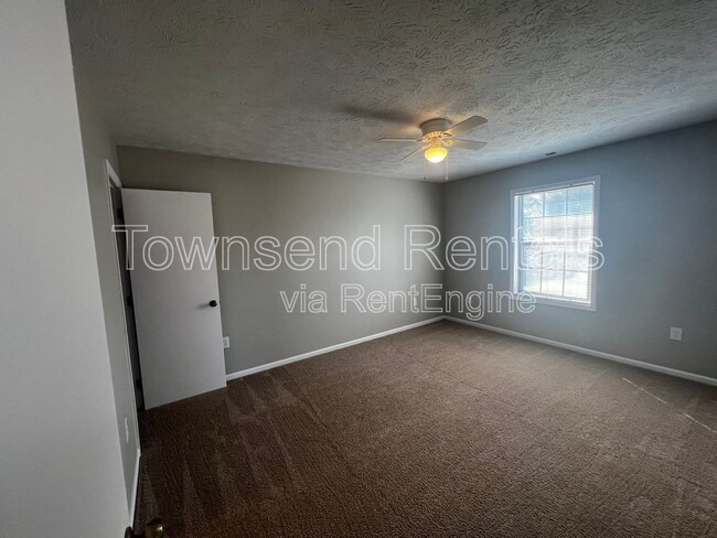 Building Photo - 1409 Ireland Dr