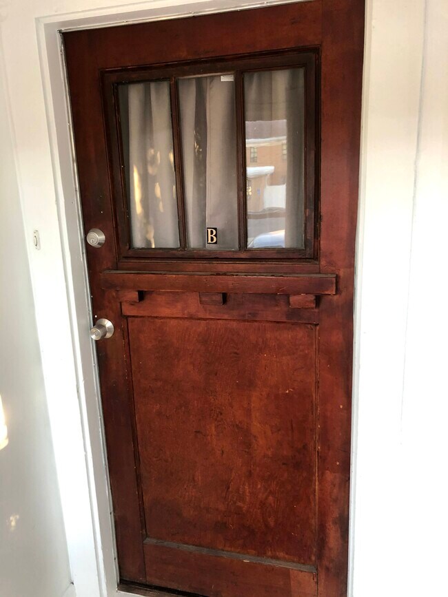 Apartment B entrance - 727 E Lewis St