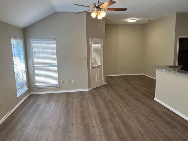 Building Photo - 2213 Ragland Rd