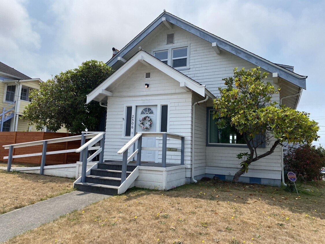 2506 C St, Eureka, CA 95501 House Rental in Eureka, CA