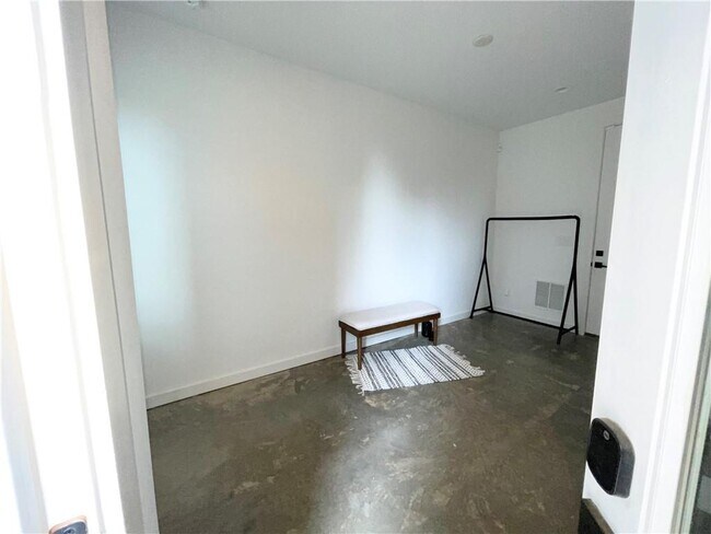 Building Photo - 1606 Rock Dam Dr