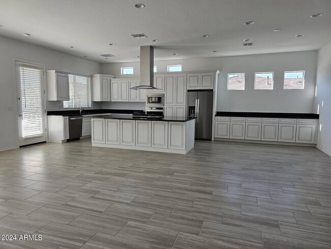 Building Photo - 479 E Watermelon Ln