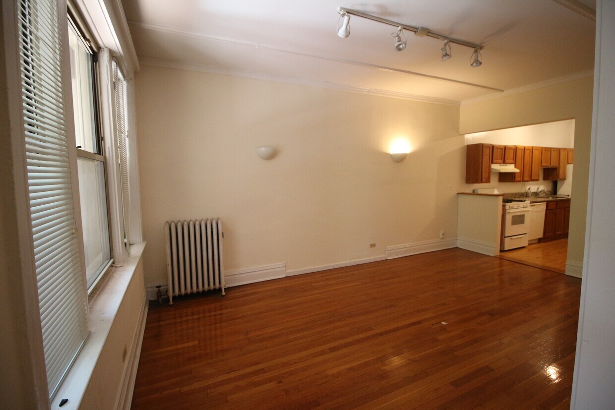 1358 W Sunnyside Ave Unit Apt 1W, Chicago, IL 60640 1358 W Sunnyside