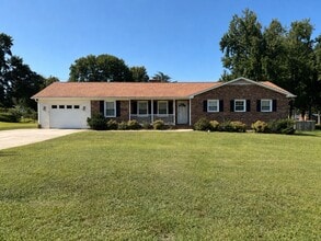 Building Photo - 813 Branchwood Dr