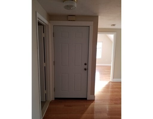 Building Photo - 593 Park St