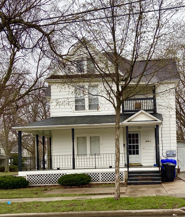 Building Photo - 1003 N Division St