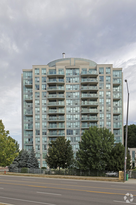 Primary Photo - Parkway Place