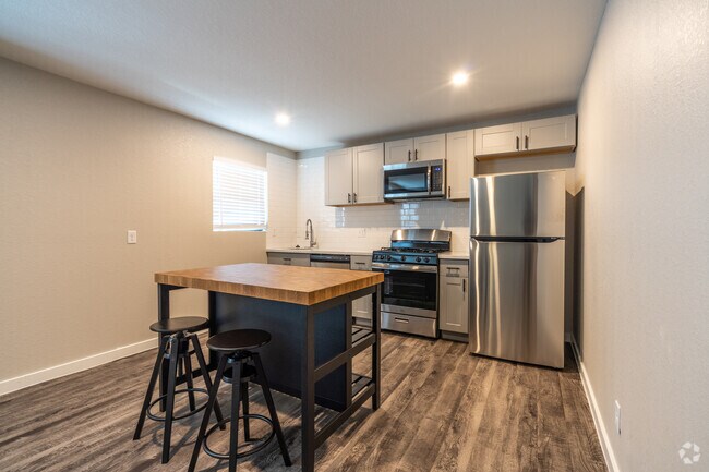 Interior Photo - 5201 Crawford St