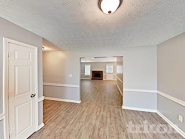 Building Photo - 105 Dailey's Plantation Dr
