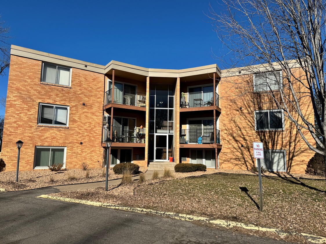 Main Entrance - 9141 Highway 55