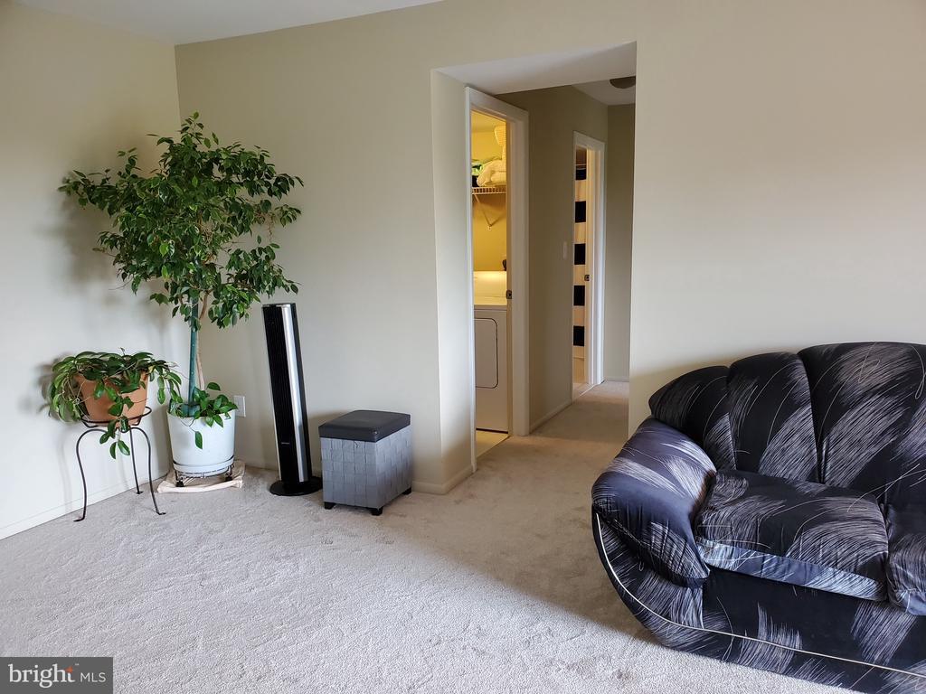 Primary Photo - 1100 Lisadale Cir