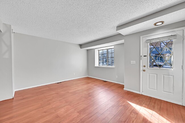 Building Photo - $1,650  2-Bed, 2 Bath Townhouse with Charm...
