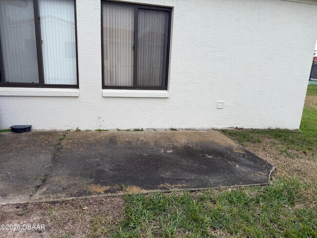 Building Photo - 604 Robin Rd