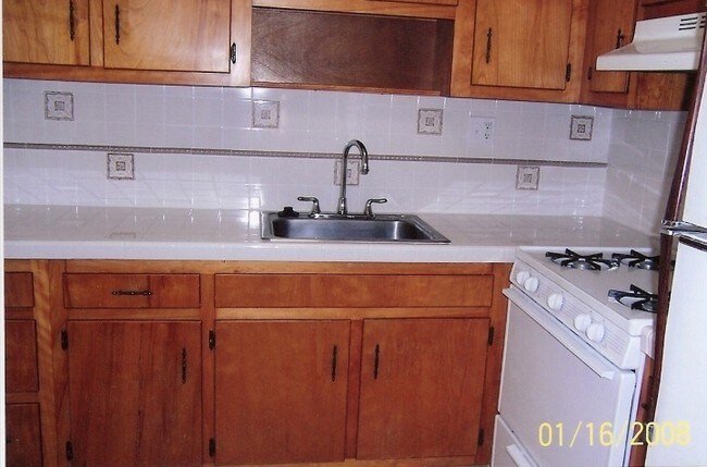  - 731 Graisbury Ave