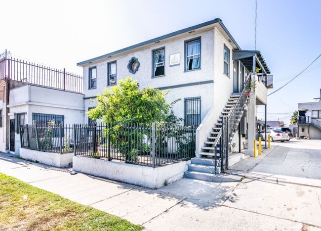 Photo - 10965 South Figueroa Street Apartment