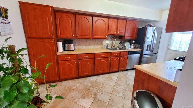 Foto del edificio - 88 E Valley Stream Blvd
