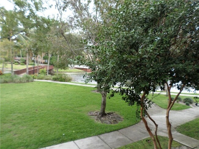 SO FLO Real Estate Group 3854 Lyons Rd # 206-5 COCONUT CREEK, FL - 3854 Lyons Rd